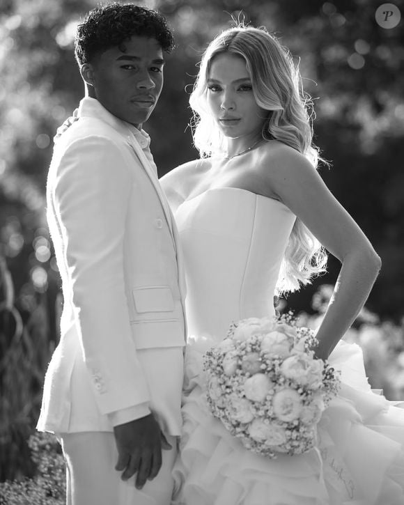 Beleza clássica e look romântico: Gabriely Sousa encanta com vestido volumoso e penteado glamouroso em casamento com Endrick