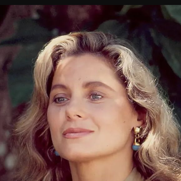 Vera Fischer incomodou elenco da novela 'Pátria Minha' com constantes atrasos e faltas às gravações: 'Prejudicando o ritmo das gravações e o andamento da novela', alegou Globo