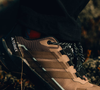O Tênis Terrex Skychaser AX5 GORE-TEX Caminhada, da Adidas, foi desenvolvido para trilhas e terrenos técnicos, mas também chama atenção para quem procura um calçado resistente para enfrentar condições úmidas