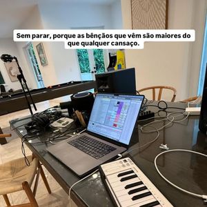 Zé Felipe fez uma postagem em seu story do Instagram, nesta quinta-feira (31), considerada por muitos de caráter enigmático. Ele escreveu: 'Sem parar, porque as bênçãos que vêm são maiores que qualquer cansaço'.