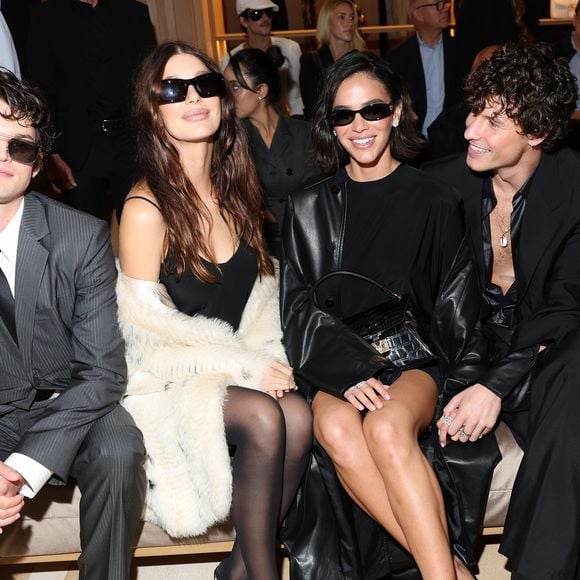 Shawn Mendes e Bruna Marquezine estiveram na primeira fila do desfile da Gucci na Semana de Moda