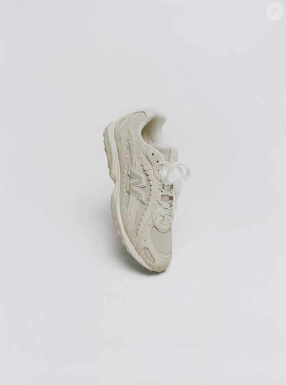 O novo 204L já está disponível no e-commerce e nas lojas físicas da New Balance, com preço sugerido de R$ 799,99, conforme divulgado pela marca.