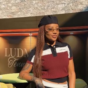 Foto de Ludmilla em sua festa de aniversário; cantora convidou Chaiany