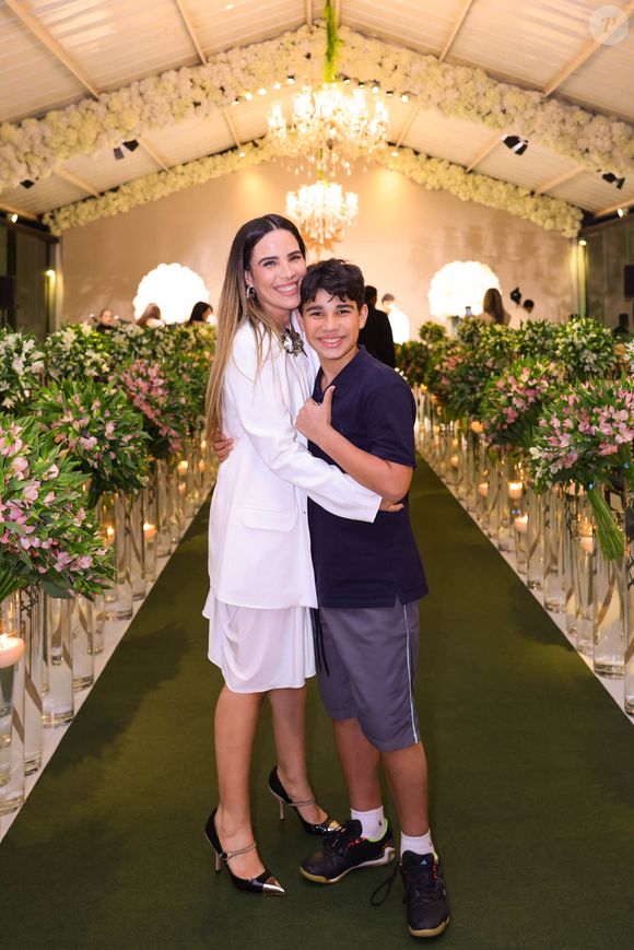 Wanessa Camargo teve a companhia do filho caçula, João Francisco, no batizado da irmã dela, Clara
