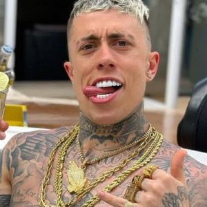 Cordões pesados e de ouro passaram a fazer parte do estilo de MC Daniel