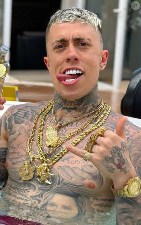 Cordões pesados e de ouro passaram a fazer parte do estilo de MC Daniel