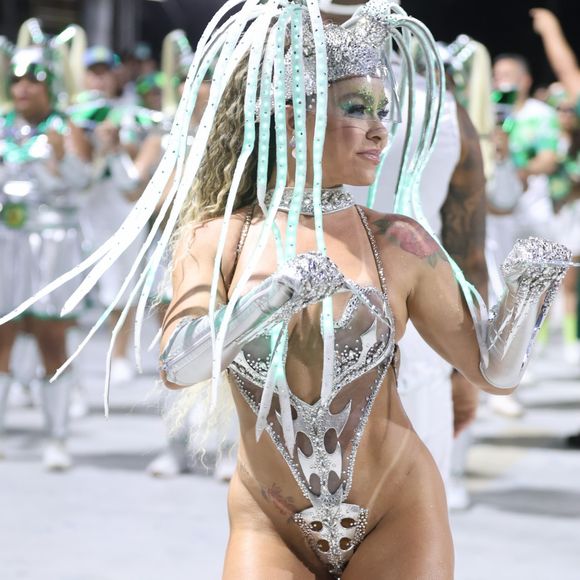 Carnaval 2025: Fabíola de Andrade é rainha de bateria da Mocidade pelo segundo ano consecutivo