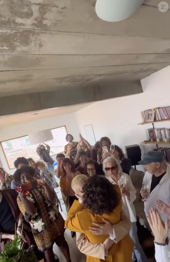 Cerimônia das noivas foi simples e íntima entre familiares e amigos próximos