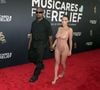 Mulher de Kanye West, Bianca Censori apareceu completamente nua no Grammy 2025