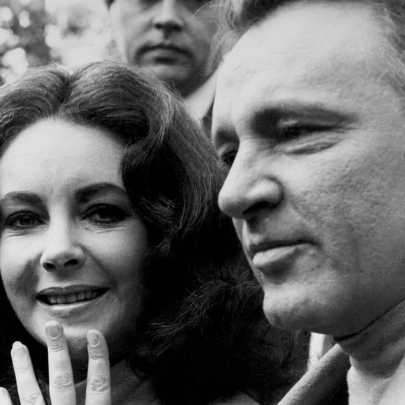 Elizabeth Taylor e Richard Burton se casaram em 1964 e viveram um romance conturbado de idas e vindas