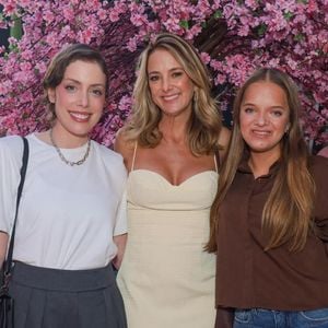 Rafaella Justus surgiu com um look jovem e despojado, apostando em uma camisa marrom de manga longa e jeans reto de lavagem média.