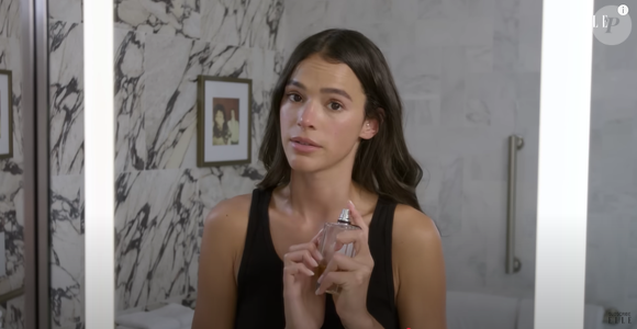 Depois da make, Bruna Marquezine combina três perfumes para criar sua própria fragrância
