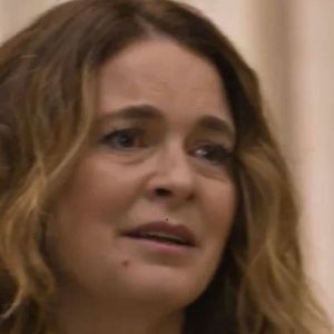 Qual é o segredo de Filipa (Clauda Abreu) em 'Dona de Mim'? Mulher de Abel (Tony Ramos) esconde suas saídas com Danilo (Felipe Simas)