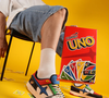 Nem Nike, nem Adidas: tênis inspirado no UNO esgota em poucos minutos e vira objeto de desejo entre fãs de sneakers e do clássico jogo de cartas