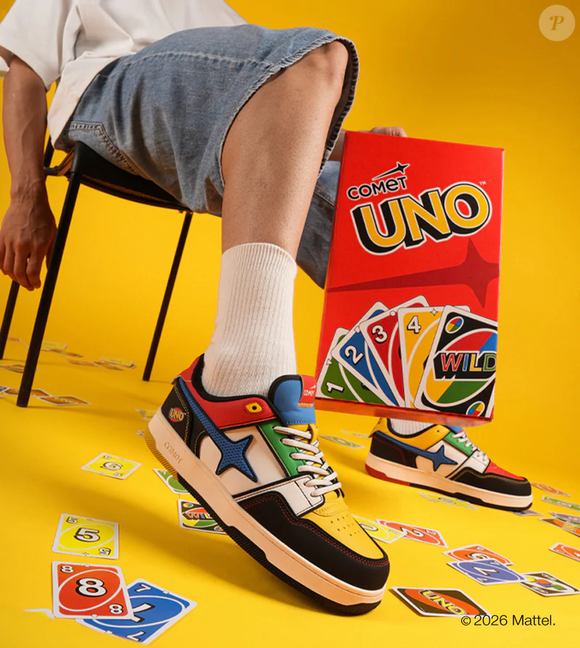Nem Nike, nem Adidas: tênis inspirado no UNO esgota em poucos minutos e vira objeto de desejo entre fãs de sneakers e do clássico jogo de cartas