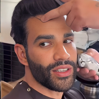 Adeus barba cheia! Gusttavo Lima surge só de bigode, divide opiniões na web e visagista faz análise: 'Talvez não seja a combinação mais harmônica'