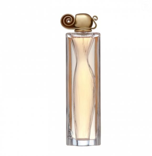 Flores brancas realçadas pela baunilha fazem do Organza, da Givenchy, um perfume perfeito para quem procura um aroma limpo, sofisticado e marcante durante o inverno
