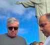 Pouca gente sabe, mas além da fama de multicampeão, Carlo Ancelotti é um católico praticante e admite que recorre à fé em momentos de preocupação. O treinador revelou que a religião teve papel fundamental em sua formação e nos valores que carrega dentro e fora dos gramados