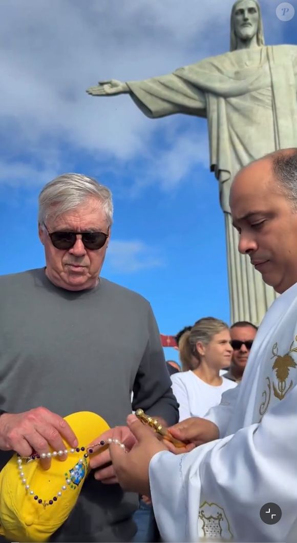 Pouca gente sabe, mas além da fama de multicampeão, Carlo Ancelotti é um católico praticante e admite que recorre à fé em momentos de preocupação. O treinador revelou que a religião teve papel fundamental em sua formação e nos valores que carrega dentro e fora dos gramados