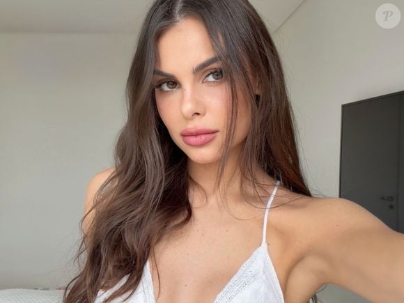 Amanda Kimberlly quebrou o silêncio após a polêmica envolvendo uma camisa da Seleção Brasileira com o nome de Neymar Jr. apagado e afirmou que não pode ser responsabilizada pela atitude de um amigo