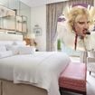 Piscina privativa, espumante e vista pro mar: os detalhes do quarto de Lady Gaga no Copacabana Palace