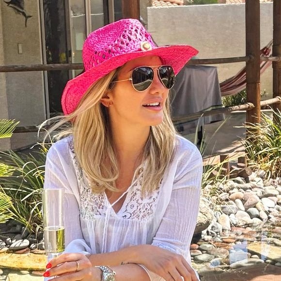 Antonia Fontenelle ainda sugeriu que Ruth boicotava as relações amorosas de Marília Mendonça