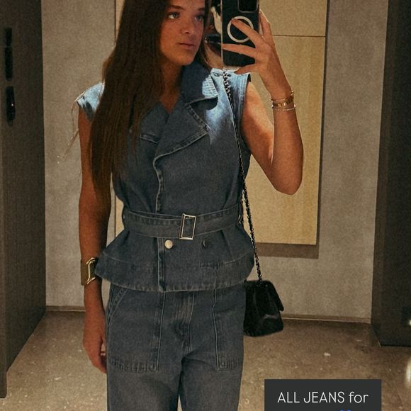 Rafaella Justus apostou em um look todo jeans da marca brasileira Les Cloches nesta terça-feira (29).