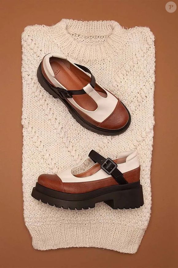 Apresentado pela marca como uma opção robusta e estilosa para o dia a dia, o loafer Georgina combina cores coringas e traz um design atual que funciona tanto em produções de trabalho quanto em composições casuais.