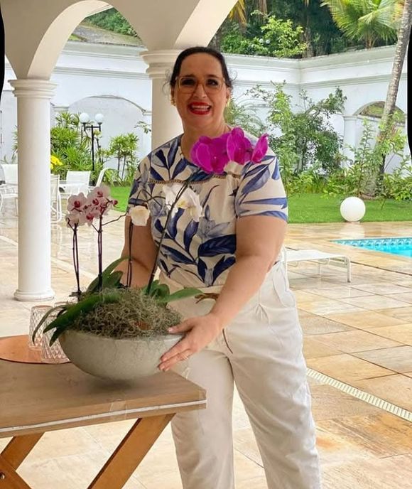 Lilian Aragão postou: ‘Pare de esquentar a cabeça. Vai esquentar a água para fazer café’