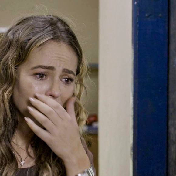 Emocionada, Paolla Oliveira revela como Heleninha de 'Vale Tudo' mudou sua vida: 'Ela me desafia e me salva'