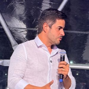 Kaká Diniz recebeu críticas nos comentários da página Circo da Mídia, no Instagram