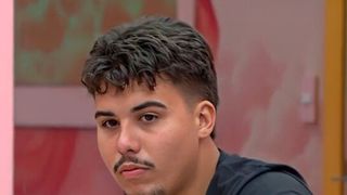 Ex-BBB Pedro levou surra em barbearia? Vídeo polêmico viraliza na web e advogado se pronuncia: 'Neste momento, ele está...'