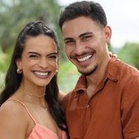 Natinha do vôlei volta com namorado após expor traição aos prantos; interação na web e viagem entregaram reconciliação