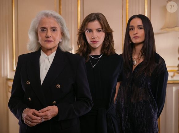 A série Dom de Iludir, da Netflix, acompanha uma trama de manipulação, conflitos familiares e promessas de ajuda espiritual que mudam a vida de duas famílias