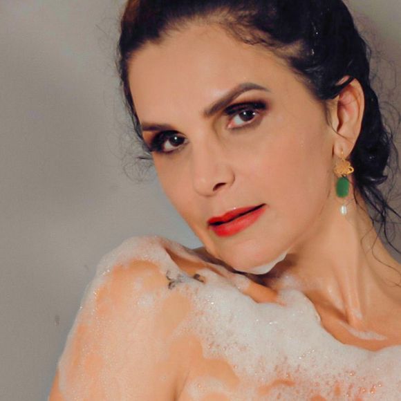 Conhecida por ser musa da Banheira do Gugu, Luiza Ambiel tem se dedicado à produção de conteúdos sexuais explícitos