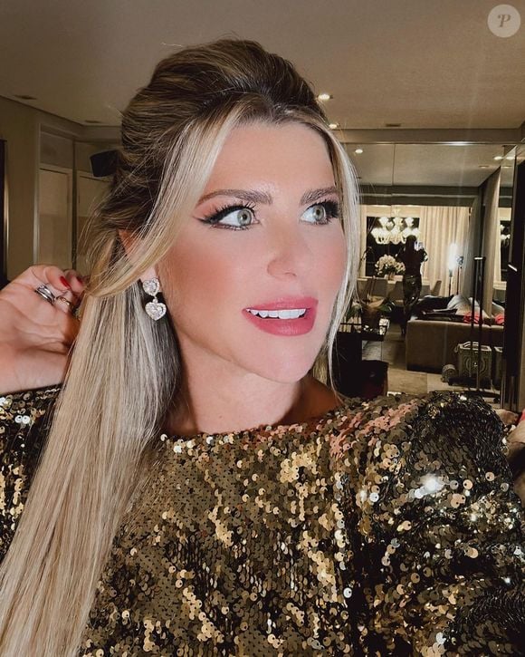 “Desde que saí do BBB [em 2007], já tinham me oferecido essa cirurgia, que é um lifting endoscópico”, disse ela