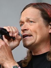 Qual foi a causa da morte de Brad Arnold? Vocalista do 3 Doors Down tinha apenas 47 anos e lutava contra um câncer em estágio avançado