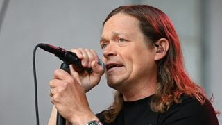 Qual foi a causa da morte de Brad Arnold? Vocalista do 3 Doors Down tinha apenas 47 anos e lutava contra um câncer em estágio avançado