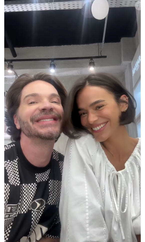 Para a transformação, Bruna Marquezine recorreu ao hairstylist Tiago Parente, muito conhecido entre as celebridades