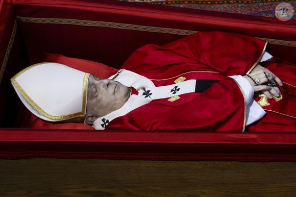 Morte do Papa Francisco: médico do pontífice chegou a chamá-lo pelo nome, mas não teve resposta. 'Soube que não havia mais nada a fazer'