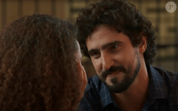 Declaração de amor: Ivan (Renato Góes) pede Raquel (Taís Araújo) em casamento
