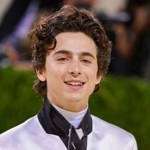 Na adolescência, ainda durante o ensino médio, Timothée Chalamet estudante criou um alter ego curioso para um trabalho escolar: “Lil Timmy Tim”.