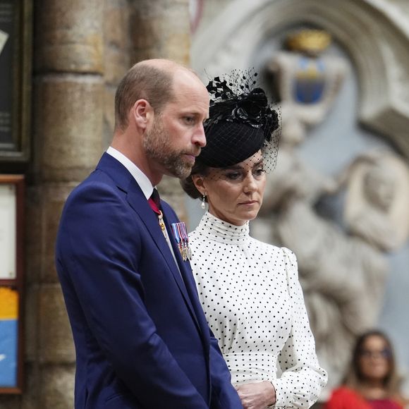 Segundo a biógrafa Tina Brown, os príncipes William e Kate Middleton “não suportam” o príncipe Andrew e estariam liderando um movimento para tirá-lo do palácio Royal Lodge, em Windsor