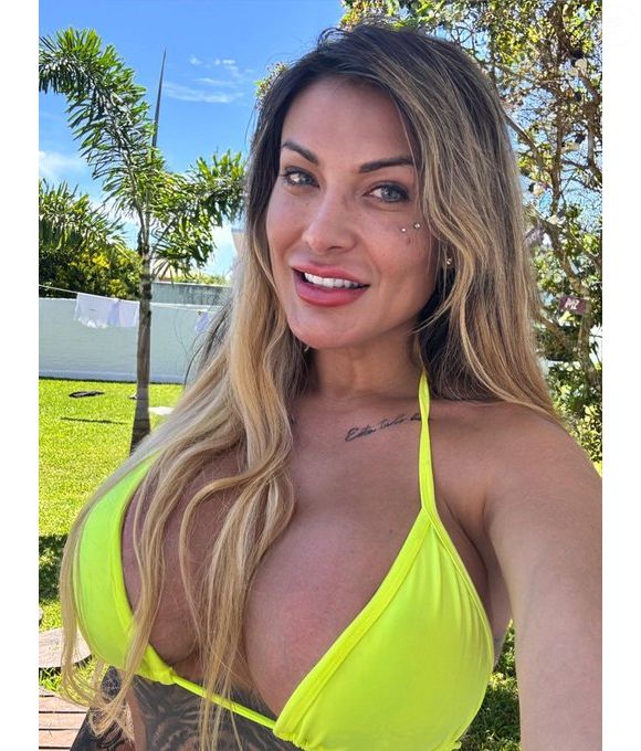 Agora, Andressa Urach revelou ter feito uma cirurgia antes para 'voltar a ser virgem'