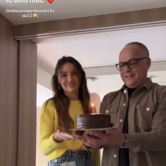 Patrícia Poeta comemorou aniversário no hospital acompanhada do ex-marido, Amauri Soares