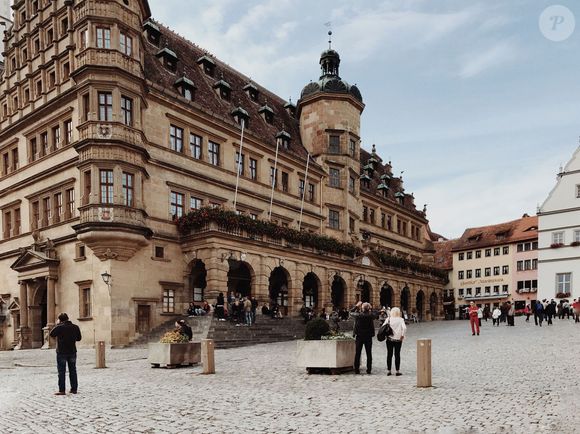 Rothenburg parece uma daquelas cidades que vieram diretamente dos filmes de Natal da Netflix