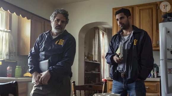 A produção acompanha um agente do FBI encarregado de uma força-tarefa para investigar uma série de roubos na Filadélfia, que cruza seu caminho ao de um modesto homem de família