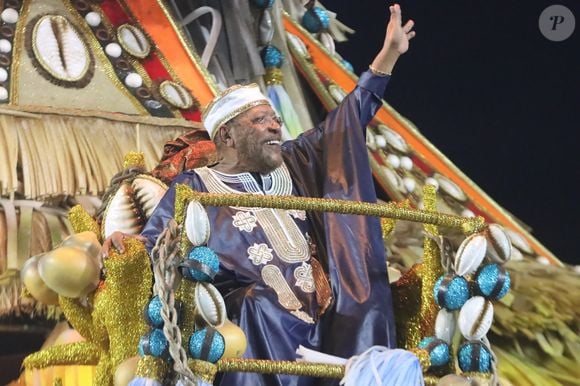 Carnavalesco da Vila Isabel negou intenção de deixar a escola após polêmica envolvendo Martinho da Vila e escolha do samba-enredo