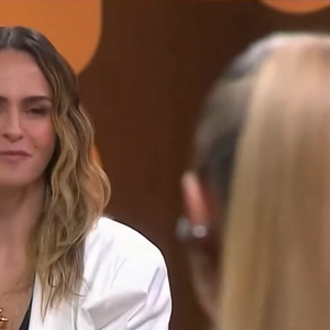 Ana Paula Renault participa do Saia Justa e gera repercussão ao citar política; reação de Eliana divide a web e levanta debate sobre 'climão'