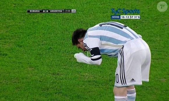 Mesmo após passar mal em campo, Messi costumava seguir jogando normalmente, sem deixar as partidas